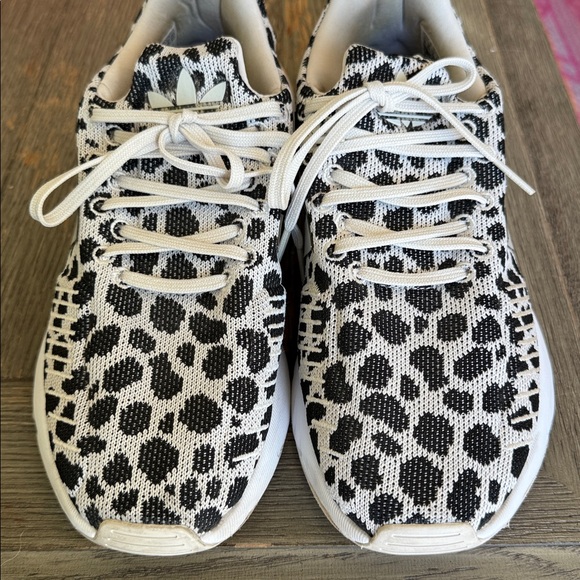 Adidas Women’s Leopard Print Sneakers - Black and White, Size 8, Good Condition - Picture 5 of 10